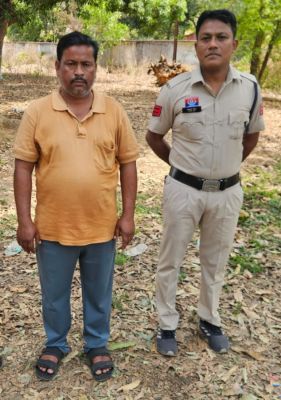 रायगढ़ पुलिस की सख्त कार्रवाई का बड़ा असर &mdash; &ldquo;ऑपरेशन शंखनाद&rdquo; की गूंज से कुख्यात गौ तस्कर ने डाले हथियार, सरेंडर कर चुना कानून का रास्ता