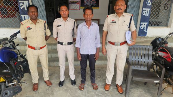 फरार आरोपी पर लैलूंगा पुलिस का शिकंजा : &ldquo;ऑपरेशन_तलाश&rdquo; के तहत 7 साल पुराने आत्महत्या प्रकरण में बड़ी गिरफ्तारी