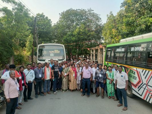 श्री रामलला दर्शन योजना: रायगढ़ से 112 श्रद्धालुओं का 16वां जत्था अयोध्या धाम रवाना ,मुख्यमंत्री की पहल से साकार हो रहा श्रद्धालुओं का सपना