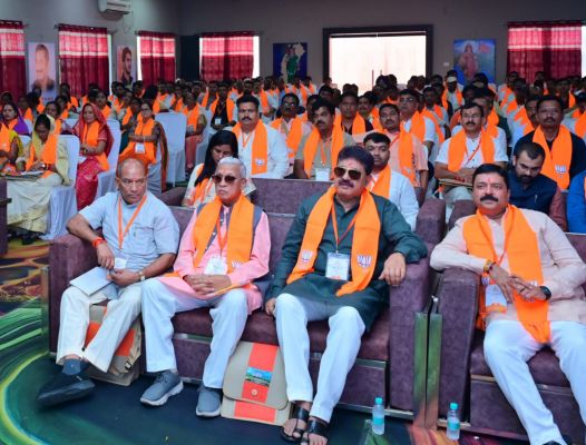 पंडित दीनदयाल उपाध्याय प्रशिक्षण महाभियान के जिला स्तरीय प्रशिक्षण वर्ग का मुख्यमंत्री विष्णु देव साय एवं प्रदेश संगठन महामंत्री पवन साय की गरिमामयी उपस्थिति में हुआ भव्य शुभारंभ, जिलेभर से उमड़े हजारों कार्यकर्ताओं ने दिखाई संगठनात्मक एकजुटता