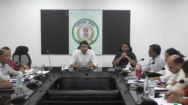 आयुष्मान कार्ड से सभी पात्र हितग्राहियों को मिले बेहतर उपचार सुविधा-कलेक्टर ,हाई रिस्क प्रेग्नेंसी की समय पर पहचान, एनआरसी बच्चों की सतत मॉनिटरिंग पर दिया जोर