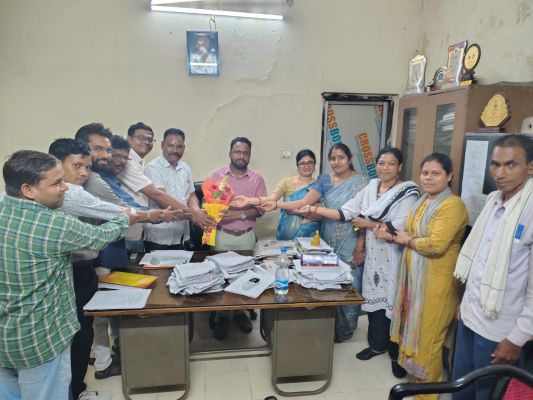 रायगढ़ में स्कूल लिपिकों की बैठक, रिकॉर्ड संधारण और ऑनलाइन प्रविष्टियों में त्रुटिरहित कार्य पर जोर ,विद्यालयों की प्रशासनिक व्यवस्था सुदृढ़ करने दिए गए दिशा-निर्देश