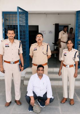 जमीन अपनी बताकर 27 लाख रुपये ऐंठे, निकली किसी और की संपत्ति; पुसौर पुलिस ने पंचायत सचिव को किया गिरफ्तार