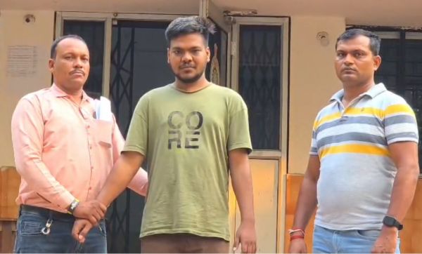 ऑनलाइन क्रिकेट सट्टे के हाईटेक नेटवर्क पर रायगढ़ पुलिस का बड़ा प्रहार, 5 सेकेंड पहले मैच अपडेट देने वाला सॉफ्टवेयर इंजीनियर गिरफ्तार