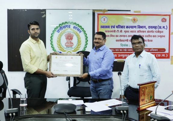 358 ग्राम पंचायतें हुईं टीबी मुक्त, जनभागीदारी और औद्योगिक सहयोग से रायगढ़ बना क्षय उन्मूलन अभियान का मॉडल जिला