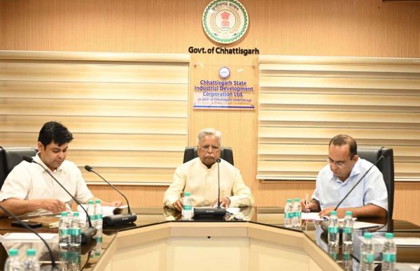 छत्तीसगढ़ में औद्योगिक निवेश को रफ्तार: जेम्स एंड ज्वेलरी पार्क, टेक्सटाइल और गारमेंट सेक्टर पर CSIDC की बड़ी बैठक में अहम फैसले