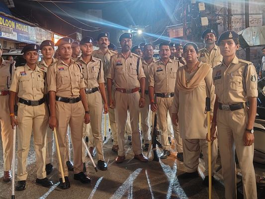 रायगढ़ शहर में हर गली, हर बाजार और हर चौक पर दिखी पुलिस की मजबूत मौजूदगी, 'विजुअल पुलिसिंग' अभियान से अपराधियों में मचा हड़कंप, आम लोगों में बढ़ा सुरक्षा का भरोसा