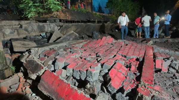 लेबर क्वार्टर पर गिरी बाउंड्री वॉल, महिला मजदूर की मौत मामले में स्टील कंपनी के दो मालिकों पर एफआईआर