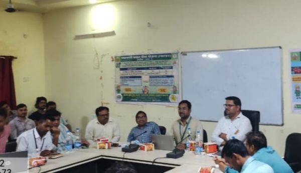 रायगढ़ में प्रधानमंत्री फसल बीमा योजना को रफ्तार, जिला स्तरीय वर्कशॉप में अधिकारियों ने बनाया 100% किसान पंजीयन का रोडमैप