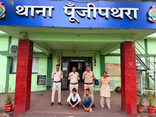ऑपरेशन अंकुश का बड़ा असर: पुसौर और पूंजीपथरा में जुआ फड़ पर पुलिस की रेड, 5 जुआरी गिरफ्तार, बाइक-मोबाइल समेत सामान जब्त