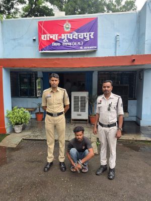 शादी का झांसा देकर नाबालिग से दुष्कर्म करने वाला आरोपी गिरफ्तार, 'अभियान संवेदना' के तहत रायगढ़ पुलिस की ताबड़तोड़ कार्रवाई; वारदात में प्रयुक्त बाइक भी जब्त