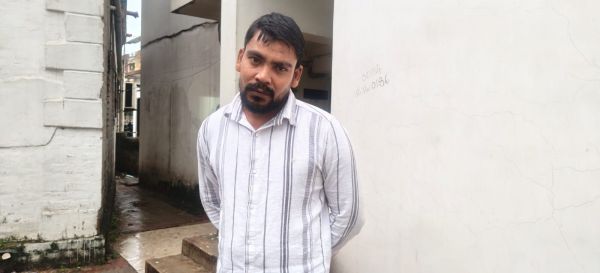 ऑपरेशन क्लीन हंट में बड़ी सफलता: फल विक्रेता पर चाकू से हमला करने वाला फरार आरोपी गिरफ्तार