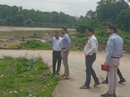 रायगढ़ के विकास कार्यों पर कलेक्टर की बड़ी कार्रवाई! मरीन ड्राइव से कयाघाट पुल तक किया औचक निरीक्षण, गोगा नाला, प्यासा मैदान और शतरंज क्लब को लेकर दिए सख्त निर्देश
