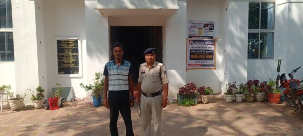 स्कूल जाने के बहाने घर से निकली नाबालिग को पुलिस ने किया दस्तयाब, शादी का झांसा देकर दुष्कर्म करने वाला युवक गिरफ्तार; &lsquo;अभियान संवेदना&rsquo; के तहत रायगढ़ पुलिस की त्वरित कार्रवाई
