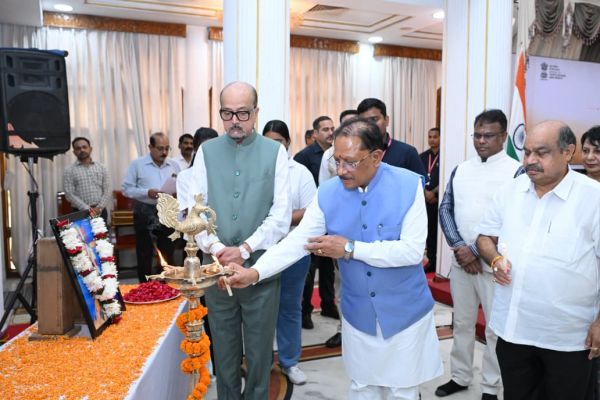 राज्यपाल श्री रमेन डेका और मुख्यमंत्री श्री विष्णु देव साय की उपस्थिति में लोक भवन से &lsquo;नशा मुक्त युवा विकसित भारत संकल्प अभियान&rsquo; का शुभारंभ