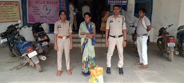 अवैध शराब के खिलाफ रायगढ़ पुलिस की दोहरी कार्रवाई, ढाबा संचालक समेत महिला गिरफ्तार