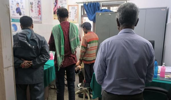 जिला अस्पताल में डॉक्टरों की ड्यूटी को लेकर वायरल दावे पर स्वास्थ्य विभाग का जवाब&mdash;सिविल सर्जन ने कहा, ओपीडी से लेकर इमरजेंसी और वार्ड तक सभी सेवाएं नियमित, चिकित्सक रोस्टर के मुताबिक ड्यूटी पर मौजूद