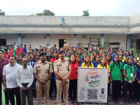रायगढ़ में साइबर जागरूकता की बड़ी पहल, एक दिन में 3500 से ज्यादा विद्यार्थियों तक पहुंचा पुलिस का संदेश
