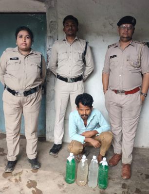 अवैध महुआ शराब के खिलाफ आबकारी विभाग का शिकंजा: धनागर में 8 लीटर और बिछीनारा में 15.5 लीटर हाथभट्टी शराब बरामद
