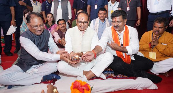 सक्ती जिले को 121.70 करोड़ की बड़ी सौगात: केंद्रीय मंत्री शिवराज सिंह चौहान और मुख्यमंत्री विष्णु देव साय ने 38 विकास कार्यों का किया लोकार्पण-भूमिपूजन, सड़क से शिक्षा-स्वास्थ्य और ग्रामीण अधोसंरचना तक मजबूत होंगे विकास के आधार