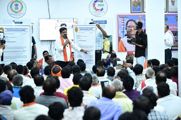 नशे के अवैध कारोबार पर शिकंजा कसने उप मुख्यमंत्री विजय शर्मा का सख्त निर्देश, बोले&mdash;गिरफ्तारी तक सीमित न रहे कार्रवाई, तस्करी के पूरे नेटवर्क की कड़ियां जोड़कर अंतिम व्यक्ति तक पहुंचना पुलिस की प्राथमिकता