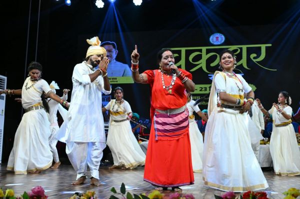 तंबूरा थाम कपालिक शैली में गूंजी पंडवानी, पद्मश्री डॉ. उषा बारले ने महाभारत के प्रसंगों से बांधा समां