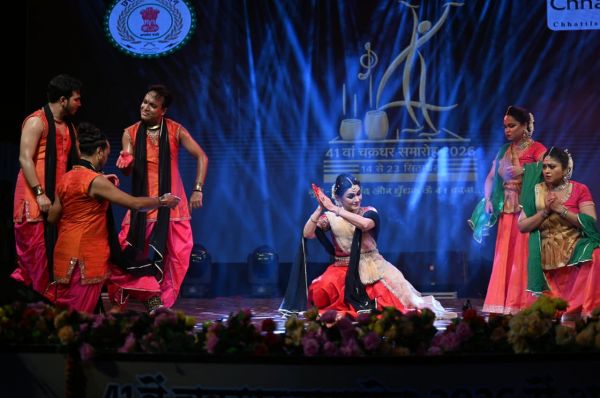 महाराजा चक्रधर सिंह की अमर रचना &lsquo;चंद्रबदनी&rsquo; पर डॉ. यास्मीन सिंह ने बिखेरी कथक की भावपूर्ण छटा, रायगढ़ घराने की समृद्ध परंपरा से सजा चक्रधर समारोह का मंच