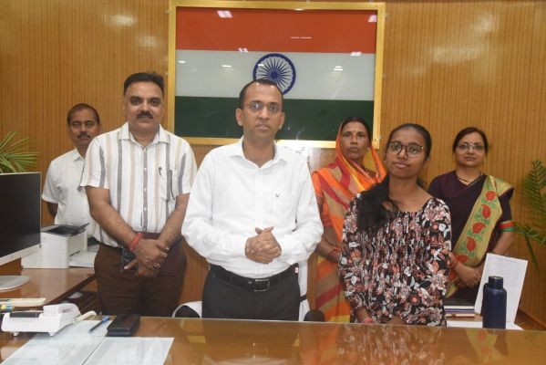 मुख्यमंत्री विष्णु देव साय की संवेदनशीलता ने बदली पूजा की मेडिकल शिक्षा की राह, 66 प्रतिशत दिव्यांग और आर्थिक रूप से कमजोर परिवार की बेटी ने नीट में हासिल की सफलता