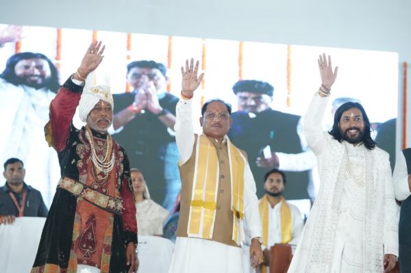 &lsquo;मनखे-मनखे एक समान&rsquo; के संदेश से सामाजिक समरसता और विकास का संकल्प, गुरु दर्शन एवं संत समागम मेले में शामिल हुए मुख्यमंत्री साय, सतनामी समाज के सम्मान, सशक्तीकरण और चहुंमुखी विकास का दोहराया संकल्प