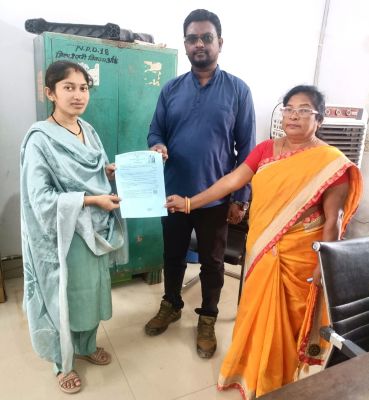 सेवा सेतु पोर्टल से आसान हुआ विवाह पंजीयन, दंतेवाड़ा के सतीश मरकाम को कम समय में मिला प्रमाण पत्र, पत्नी के आधार और मतदाता परिचय पत्र में नाम बदलवाने की प्रक्रिया हुई सरल