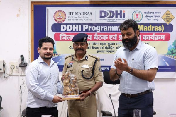 सड़क दुर्घटनाओं के कारणों का होगा वैज्ञानिक विश्लेषण, हादसों में मौतें रोकने पर कलेक्टर रोहित व्यास का जोर