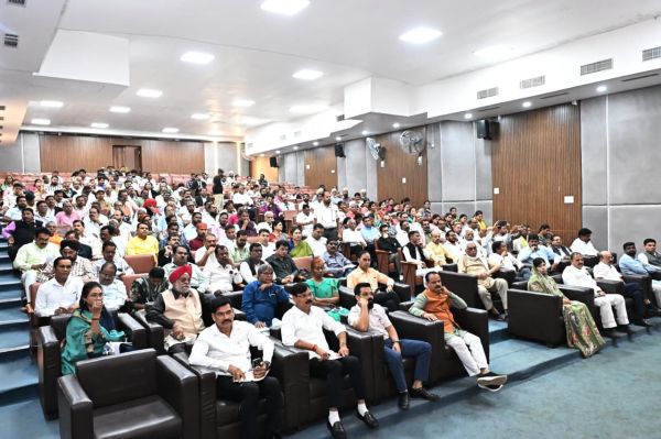 समान नागरिक संहिता पर बिलासपुर में संभाग स्तरीय बैठक, विवाह, तलाक, भरण-पोषण और उत्तराधिकार जैसे मुद्दों पर आठ जिलों के प्रतिनिधियों ने रखी अपनी राय